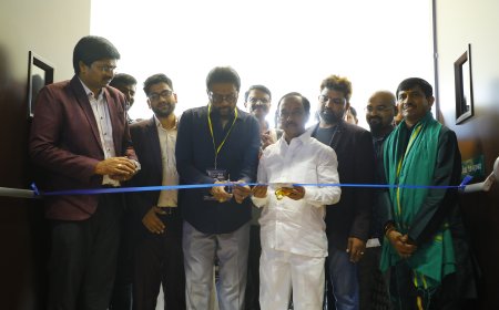 సంగీత దర్శకుల కోటి గారి చేతులమీదుగా ఫోటోఫీనా 2023  ప్రారంభం