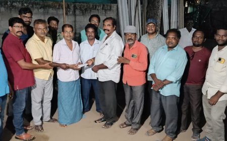 బాపట్ల లో తోటి ఫోటోగ్రాఫర్ కి ఆర్ధిక సహయం