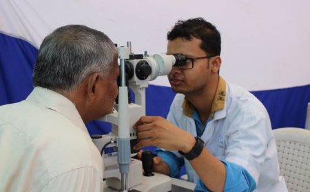 ఫోటో అండ్ వీడియోగ్రాఫర్స్ వారి కుటుంబాలకు  ఫ్రీగా కంటికి పరీక్షలు