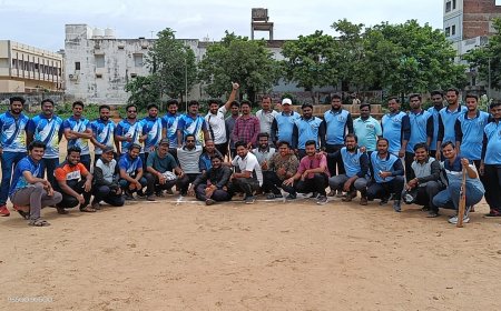 పలాస లో  ప్రారంభమైన ఫోటోగ్రాఫర్స్ క్రికెట్ టోర్నమెంట్
