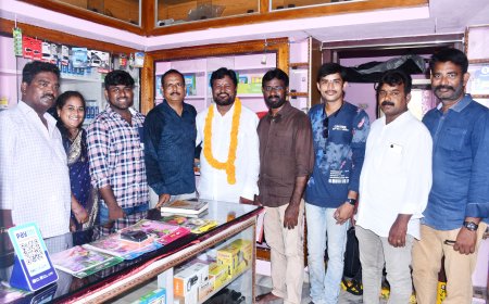 కాకినాడ జిల్లా  ఏలేశ్వరం మండలం పద్మశ్రీ ఫోటో స్టోర్స్  ప్రారంభం