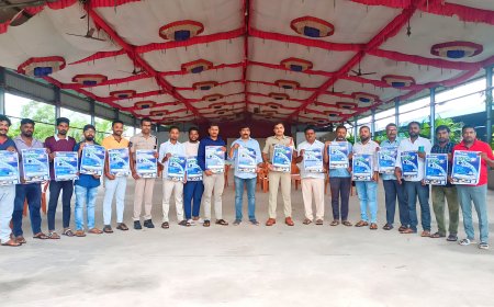 ముస్తాబాద్ మండల కేంద్రంలో ఫోటో ట్రేడ్ ఎక్స్పో 2024 పోస్టర్ ఆవిష్కరణ