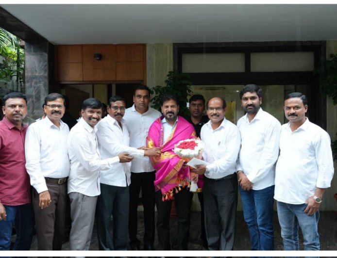 ఫోటో ట్రేడ్ ఎక్స్పో కి ముఖ్యమంత్రి రేవంత్ రెడ్డి గారిని ఆహ్వానించిన రాష్ట్ర అసోసియేషన్ సభ్యులు