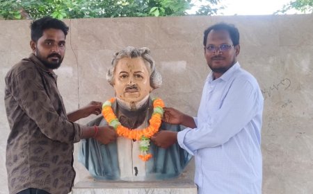 జాతీయ కెమెరా దినోత్సవం సందర్భంగా టి. నరసాపురంలో లూయిస్ డాగురే విగ్రహానికి ఘన నివాళి